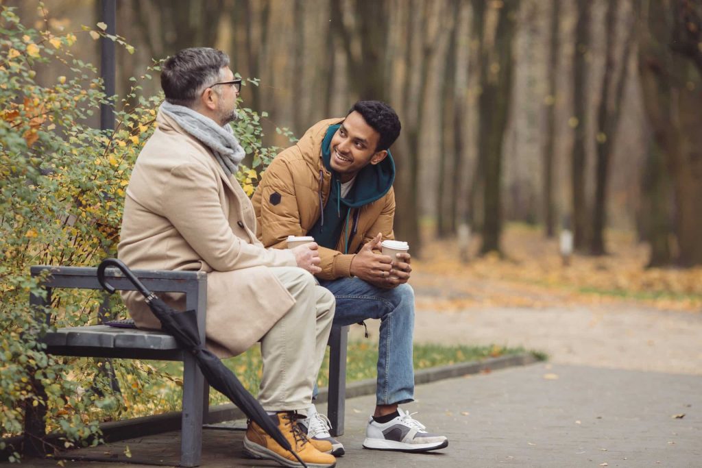 Five things to avoid saying when discussing someone's weightloss||friends discussing someone's recent weight loss