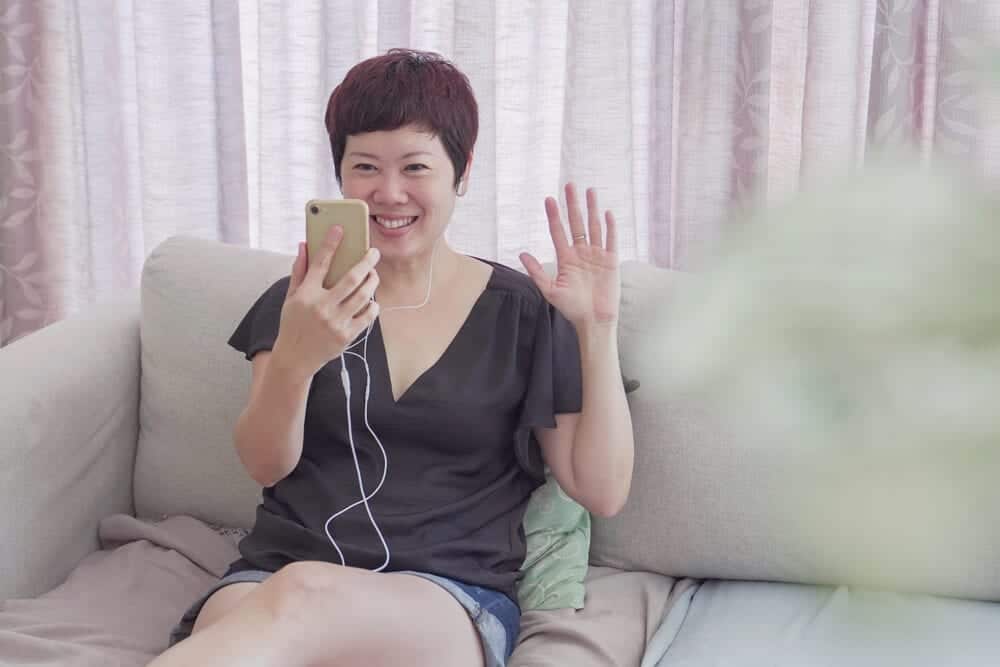 Facetime - Social Distancing - Meadowglade|Streaming - Stress - Social distancing - Meadowglade