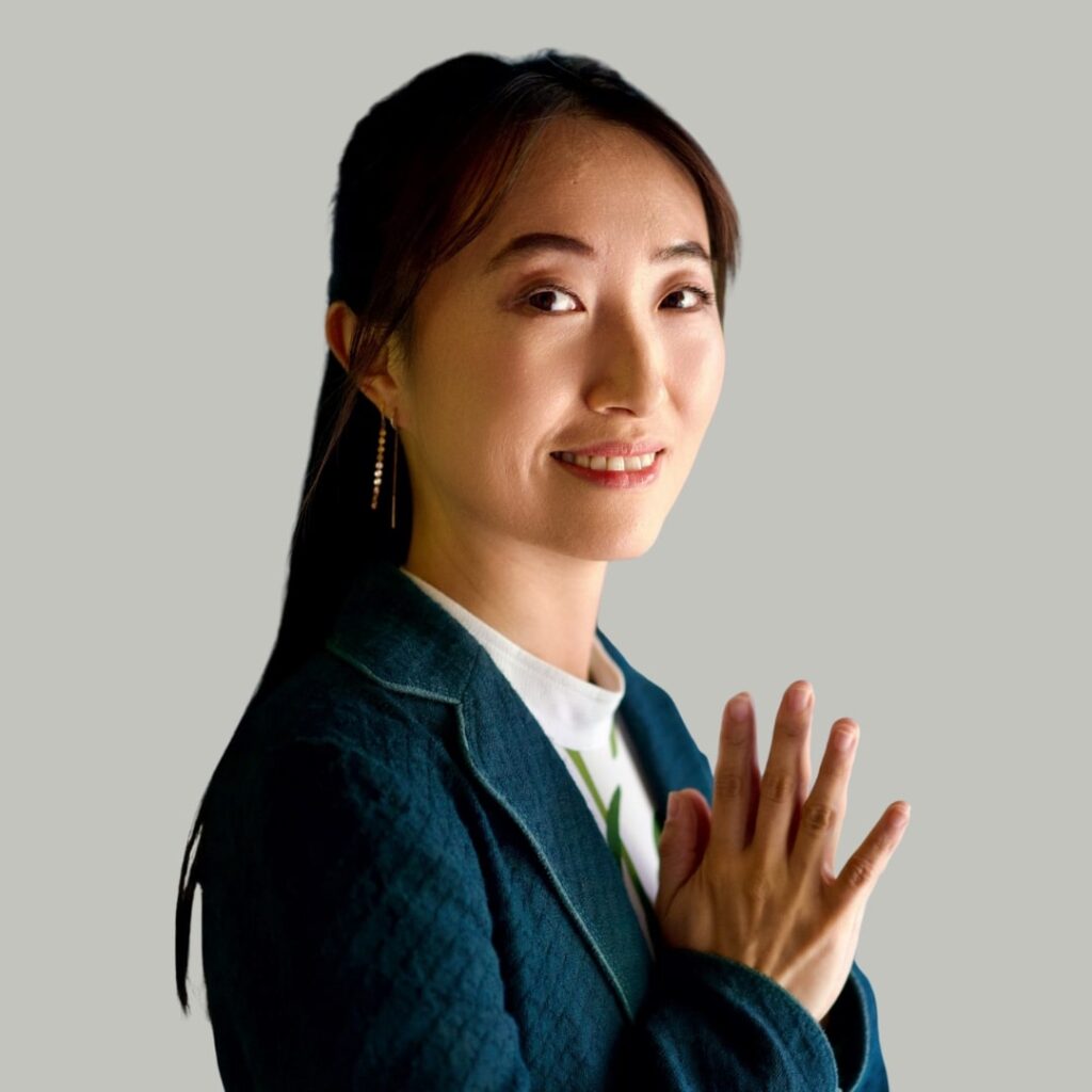 Cici Bo - Yoga and Sound Therapist